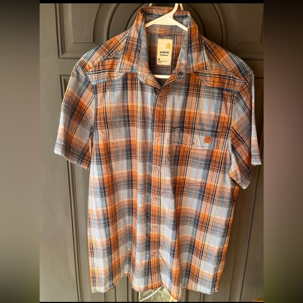 Solaris button up